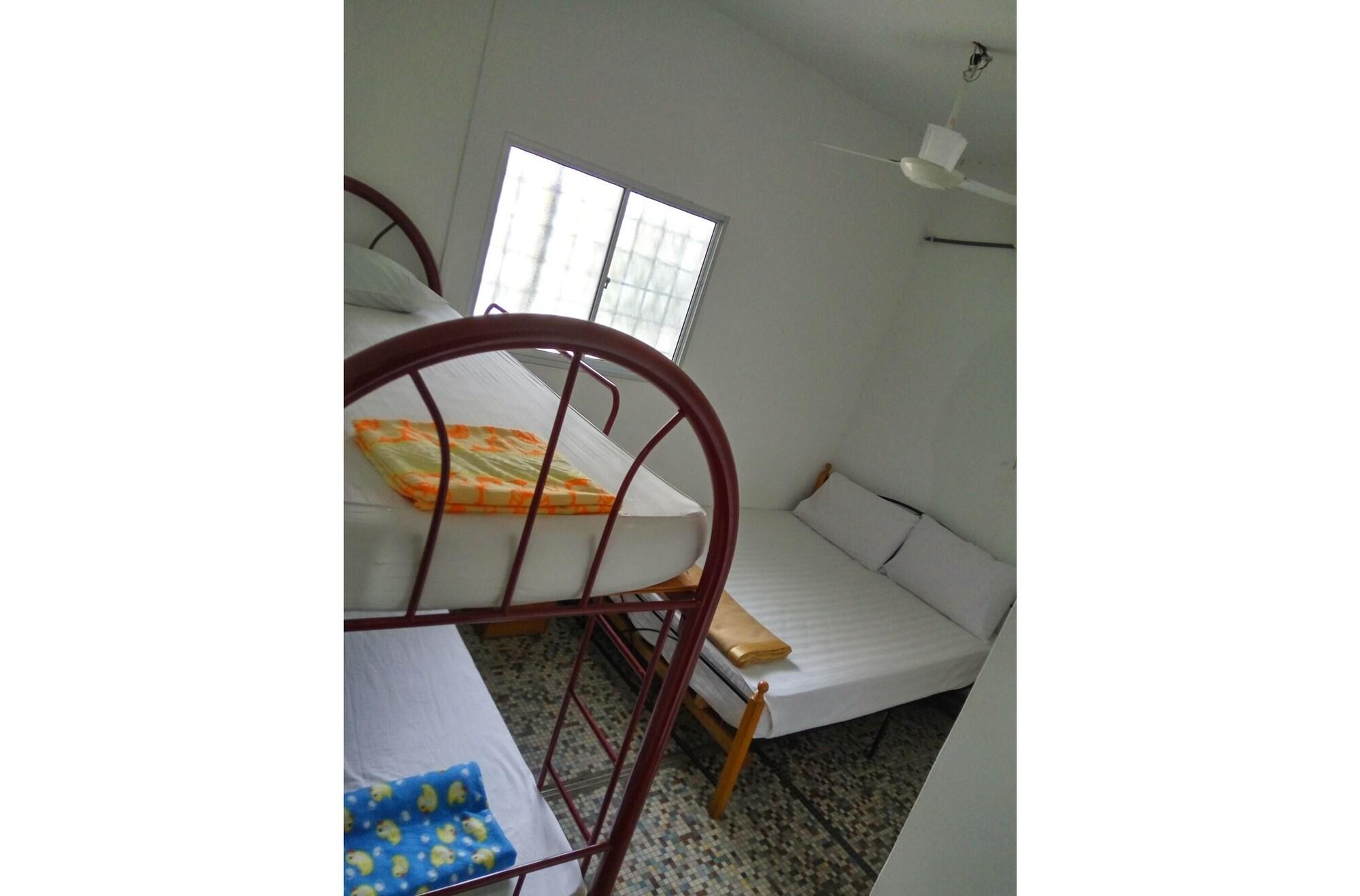 Discovery Youth Hostel Малакка Экстерьер фото