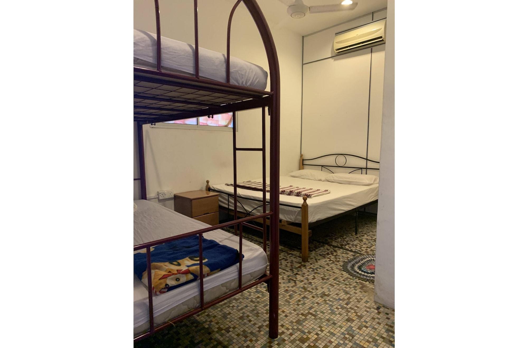 Discovery Youth Hostel Малакка Экстерьер фото