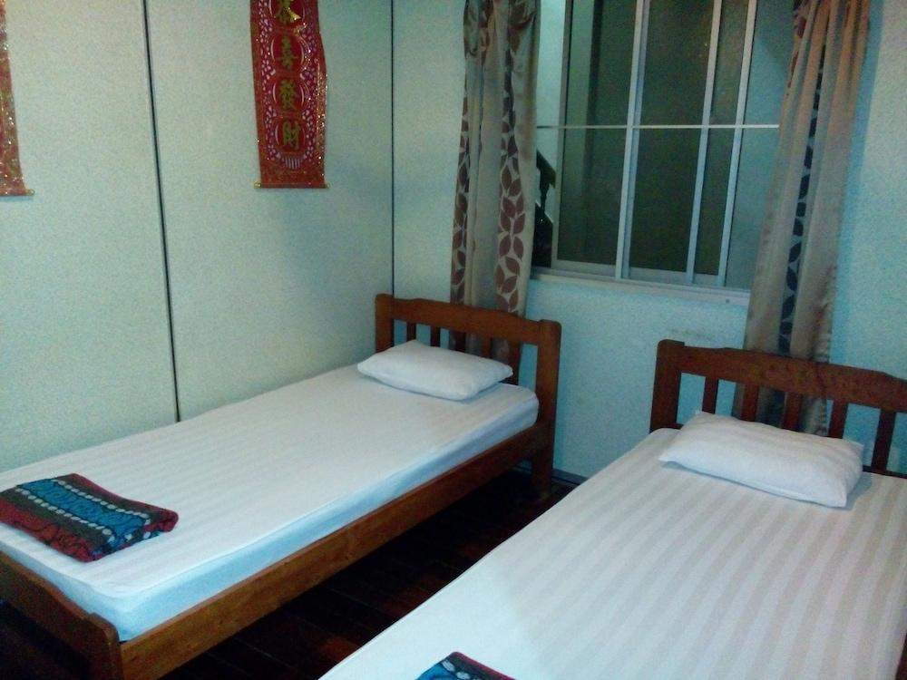 Discovery Youth Hostel Малакка Экстерьер фото