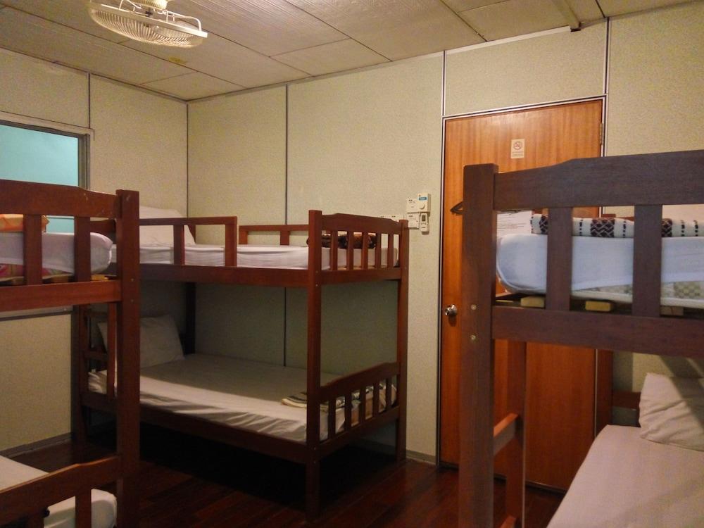 Discovery Youth Hostel Малакка Экстерьер фото